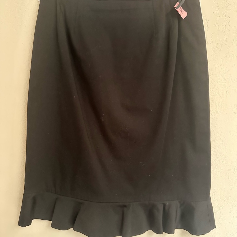 Le Suit Black Pencil Skirt with Ruffle Hem